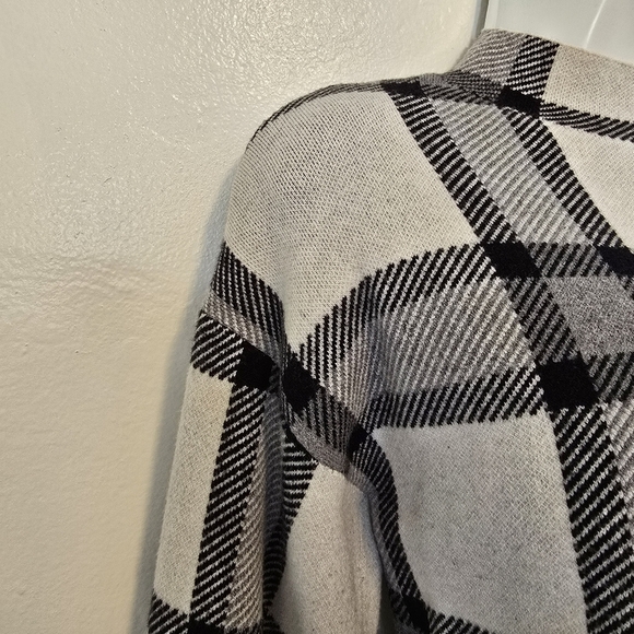 Premise - Plaid Knit Mock Sweater - Picture 3 of 15